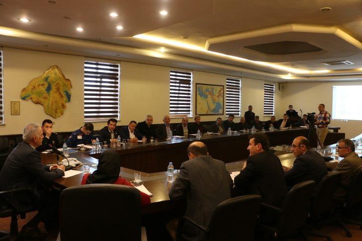 Köy muhtarlarına bağımlılık mücadelesi ve kaza önlemleri çağrısı G4