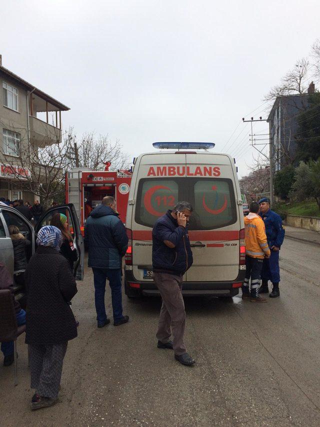 Kömür sobasından çıkan yangında, zehirlenerek öldü