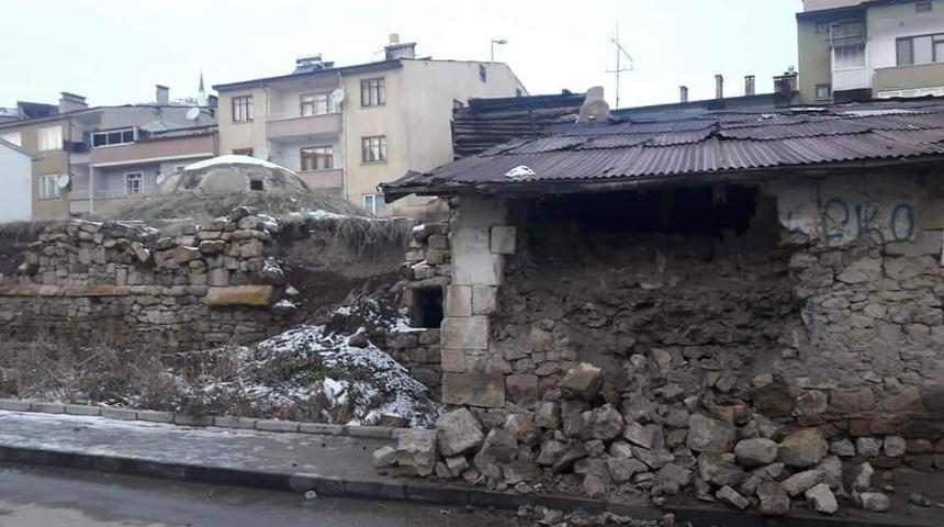 Galer Hamamı kaderine terk edildi