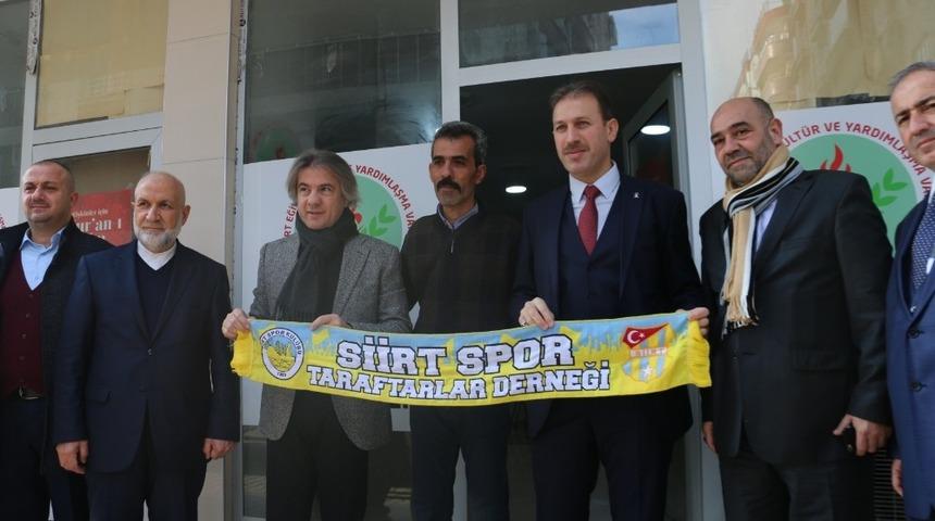 Demircan&rsquo;a Siirtspor atkısı hediye edildi