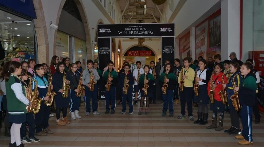 Başak Koleji &ouml;ğrencilerinden &lsquo;Game Of Thrones&rsquo; resim sergisi