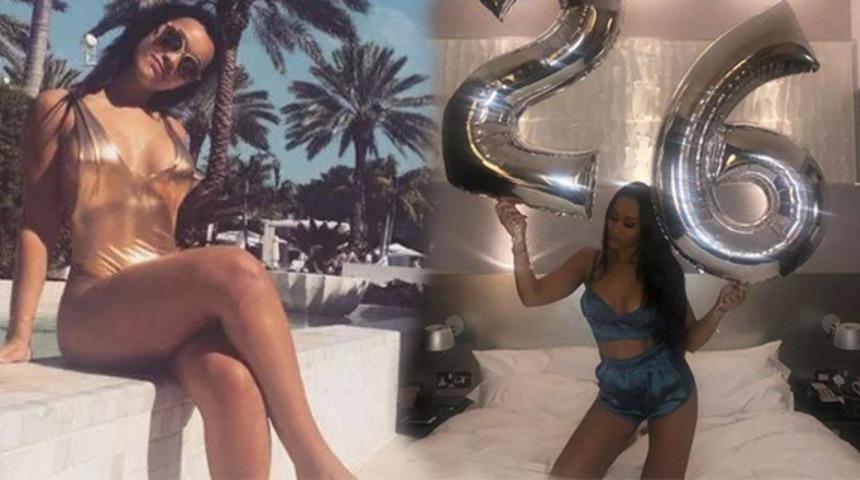 Kendi bikini markası için soyunacağını söyledi