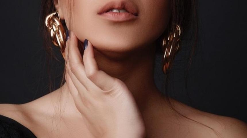 Chinara, &rsquo;Eyvah&rsquo; isimli single &ccedil;alışması ile geliyor