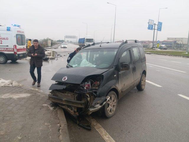 Çanakkale’de trafik kazası: 3 yaralı