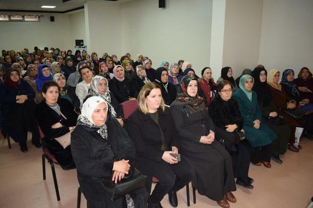 Kent Konseyi’nde “Değerler Önce Ailede Kazanılır” konferansı