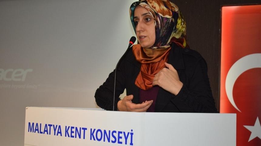 Kent Konseyi&rsquo;nde &ldquo;Değerler &Ouml;nce Ailede Kazanılır&rdquo; konferansı