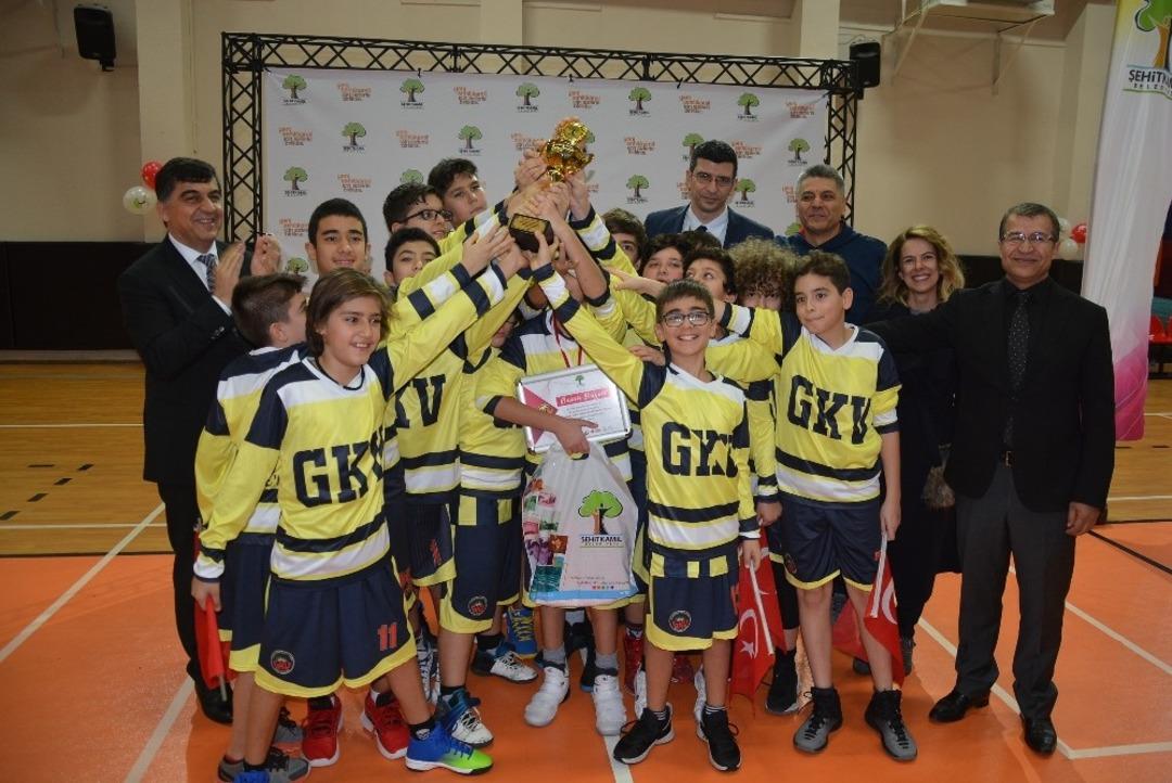 Potaların efendisi GKV namağlup unvanla Kurtuluş Kupasını kazandı