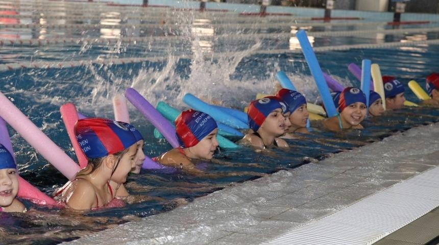 &Ccedil;anakkale&rsquo;de &lsquo;Y&uuml;zme Bilmeyen Kalmasın&rsquo; projesi &Ccedil;anakkale&rsquo;de devam ediyor