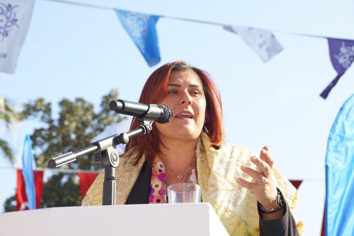 Aydın’da deve heykeli açıldı G3