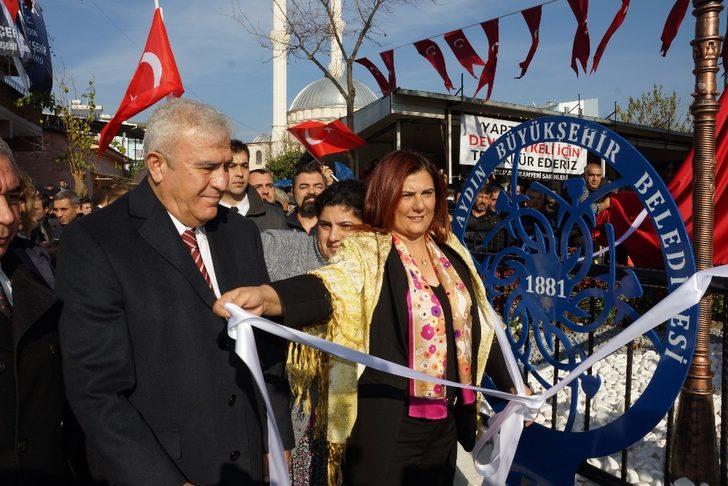 Aydın’da deve heykeli açıldı G5