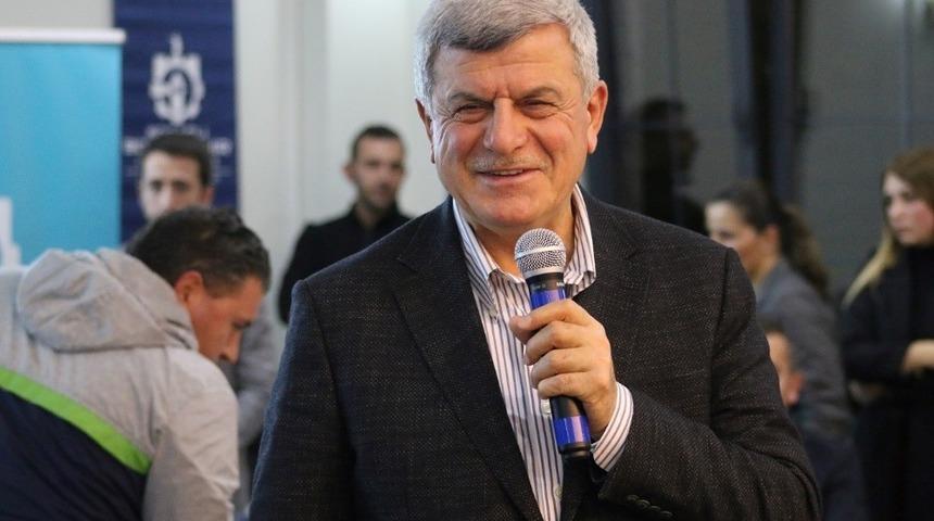 Başkan Karaosmanoğlu, &lsquo;&rsquo;Hepimizin spora ihtiyacı var&rsquo;&rsquo;