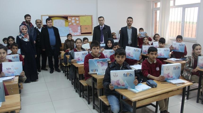 &Ouml;ğrencilerin robotik uygulama ve kodlama yetenekleri tabletlerle gelişiyor