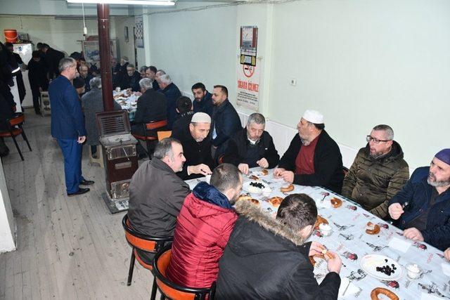 Bereket sofrası Süleymaniye Cami’inde kuruldu