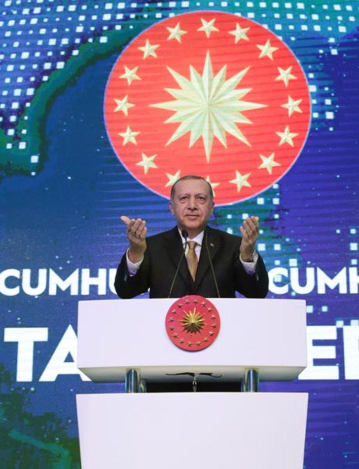 Ödül töreninde duygusal anlar! Görür görmez öptü G3