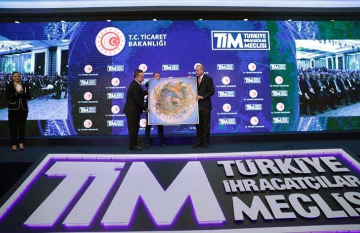 Ödül töreninde duygusal anlar! Görür görmez öptü G5