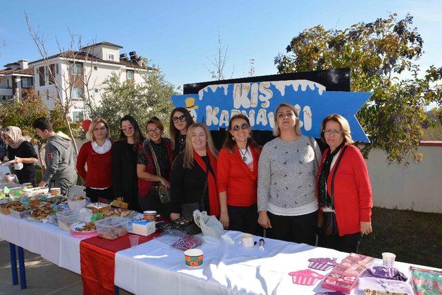 Muğla’da Mehmetçik ve öğrenciler yararına kermes