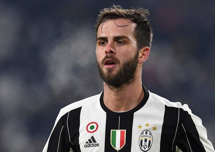 51- Miralem Pjanic - Juventus