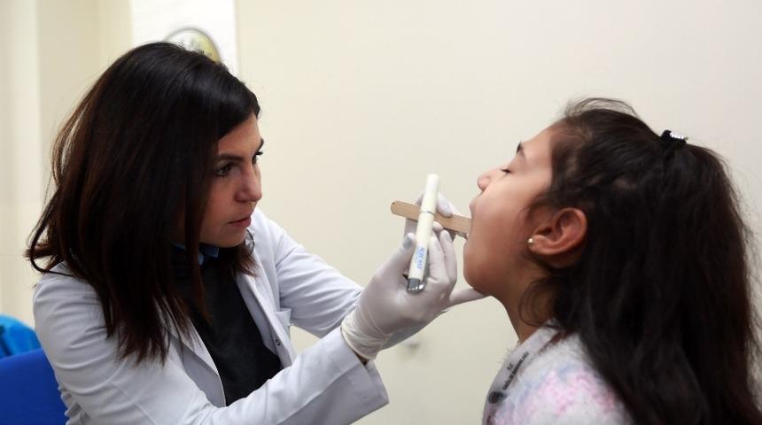 Yenimahalleli minikler diş muayenesinde