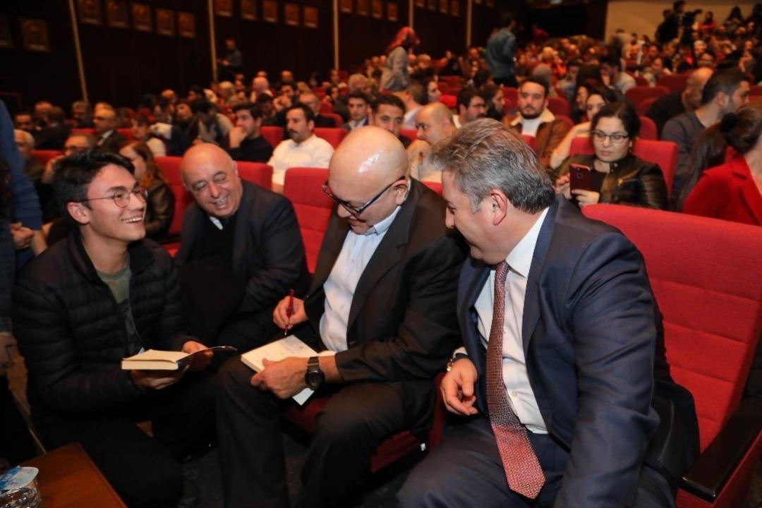 Cengiz Aytmatov Kayseri&rsquo;de oğlunun da katıldığı t&ouml;renle anıldı