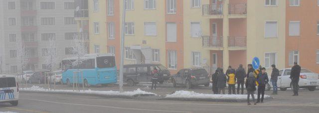 Şoförü kalp krizi geçiren halk otobüsü, park halindeki 7 araca çarptı