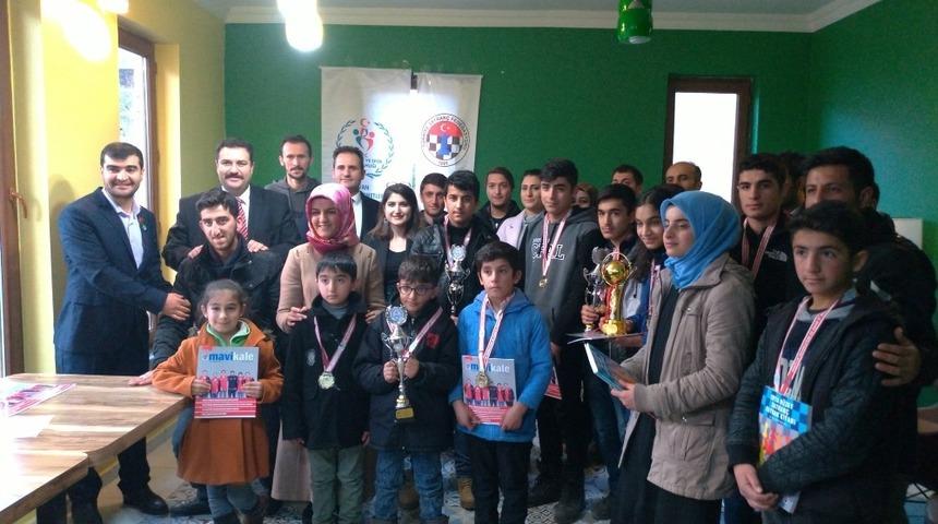 Kaymakam Şatıroğlu &ouml;d&uuml;l t&ouml;renine katıldı