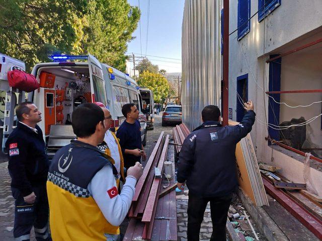 Bodrum'da tadilat yapılan binada çökme: 5 işçi yaralı (1)