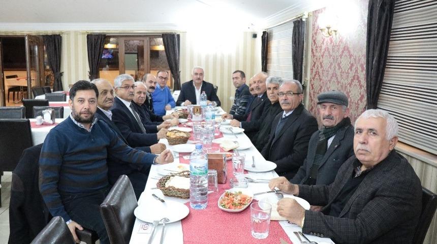 CHP eski il ve il&ccedil;e y&ouml;netimi istişare toplantısında bir araya geldi