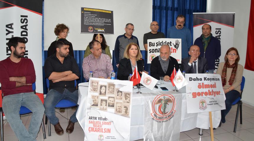 Yoğun bakımda dehşet! Hasta yakını doktor ve hemşireleri darp etti