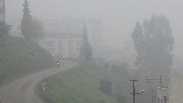 Hatay’da yoğun sis hayatı olumsuz etkiledi