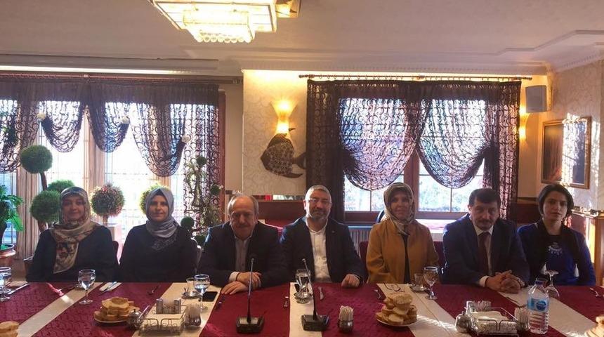 Karadağ ve Aşkın, AK Partili kadınlarla bir araya geldi