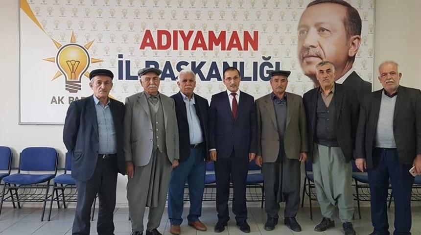 Başkan Dağtekin vatandaşların sorununu dinliyor