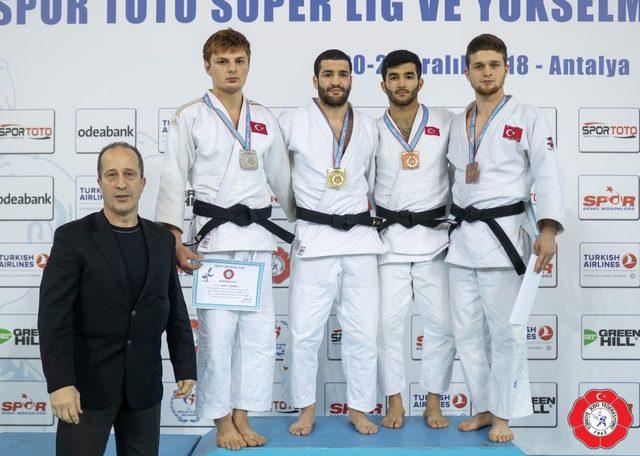 Judoda İrem Korkmaz Türkiye şampiyonu