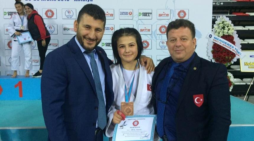 Judoda İrem Korkmaz T&uuml;rkiye şampiyonu