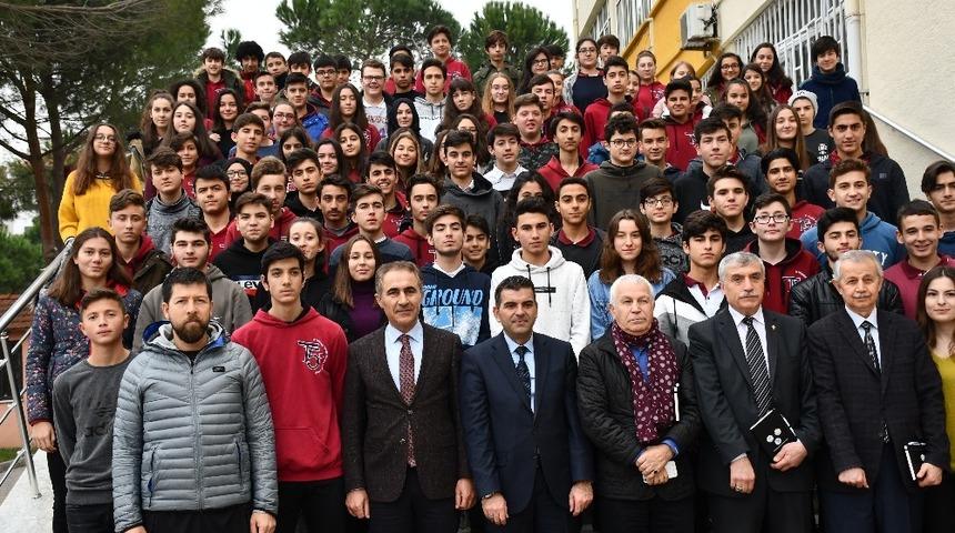 Boks&ouml;rler &ouml;ğrencilerle buluştu