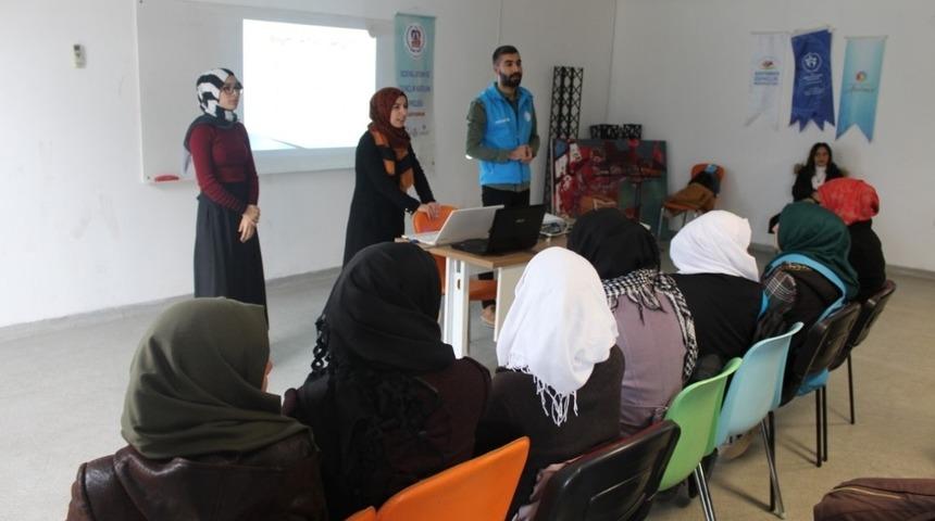 Suriyeli &ccedil;ocuklara &lsquo;madde bağımlılığı&rsquo; eğitimi