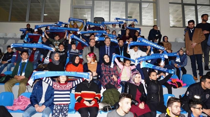 Paland&ouml;ken Belediyespor ilk yarıyı lider tamamladı