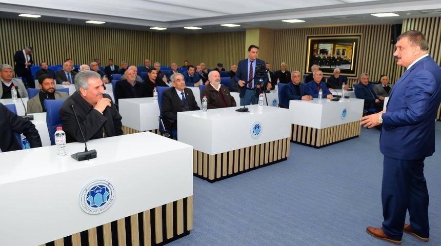 Başkan G&uuml;rkan, muhtarlarla biraraya geldi