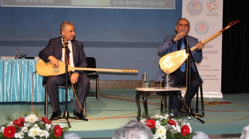 Aşıklar lise &ouml;ğrencileri ile panelde buluştu