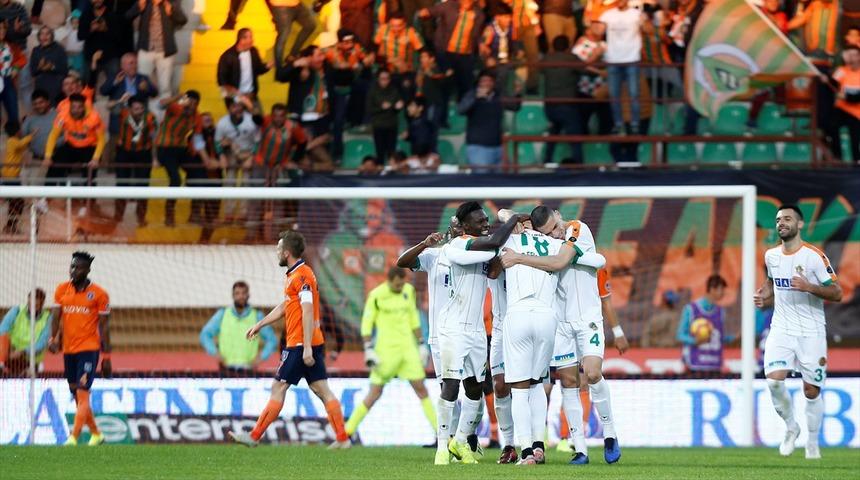 Alanyaspor 1 - 1 Başakşehir
