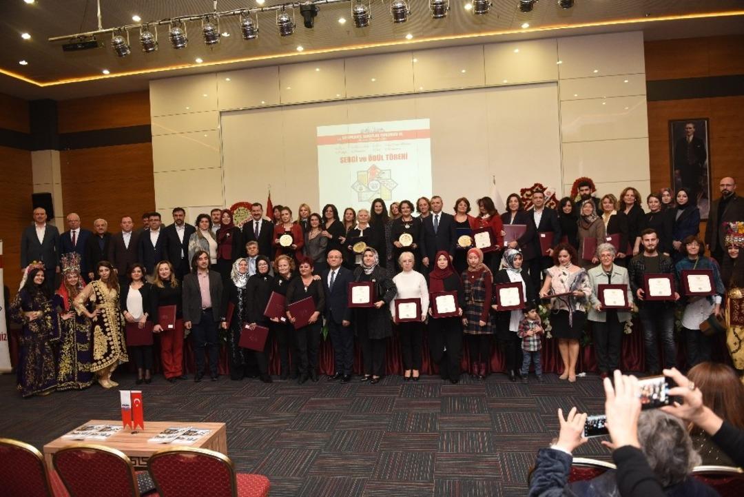 Karesi&rsquo;de h&uuml;nerli eller  &ouml;d&uuml;llendirildi