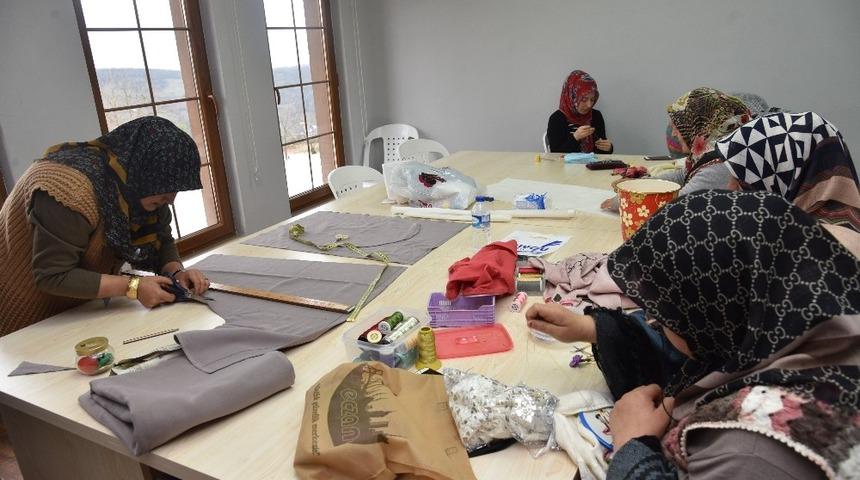 K&ouml;y kadınları kurslar ile becerilerini geliştiriyor