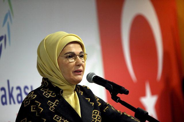  Emine Erdoğan: Bazıları o sayfaları kara kalemlerle karalamışlar, heba etmişler