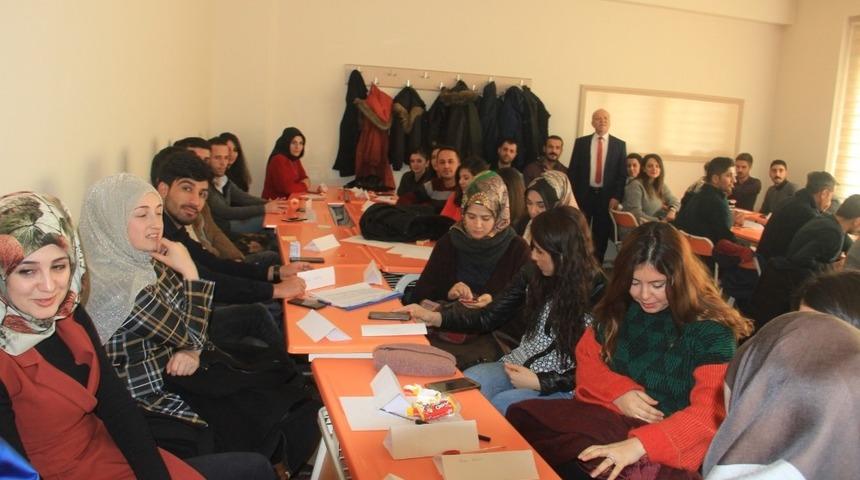 Hakkari&rsquo;de eğitimcilere kişisel gelişim semineri