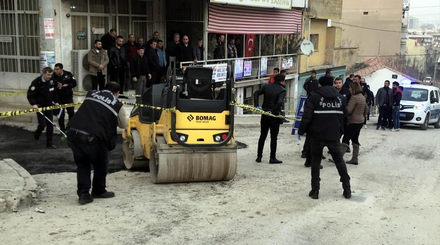 İzmir'de feci &ouml;l&uuml;m! Yakınları sinir krizi ge&ccedil;irdi