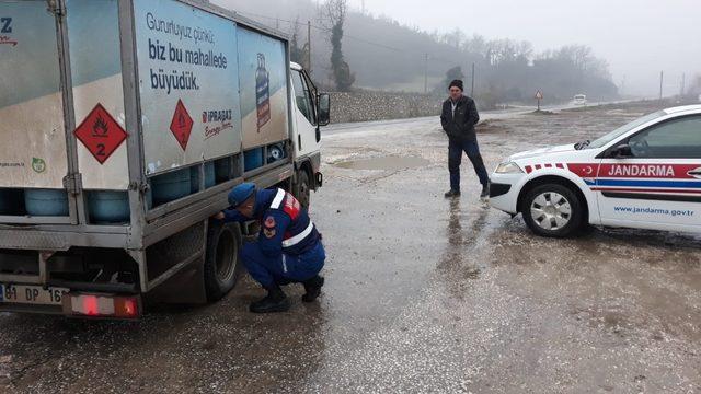 Jandarma’dan kış lastiği uygulaması