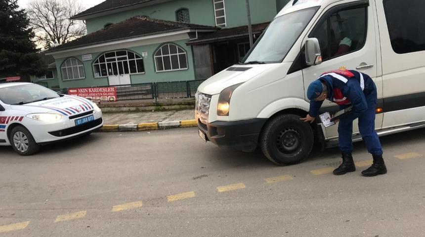 Jandarma&rsquo;dan kış lastiği uygulaması