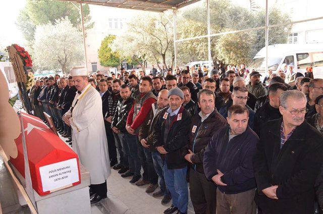 Kalp krizinden ölen polis memuru, törenle uğurlandı (2)