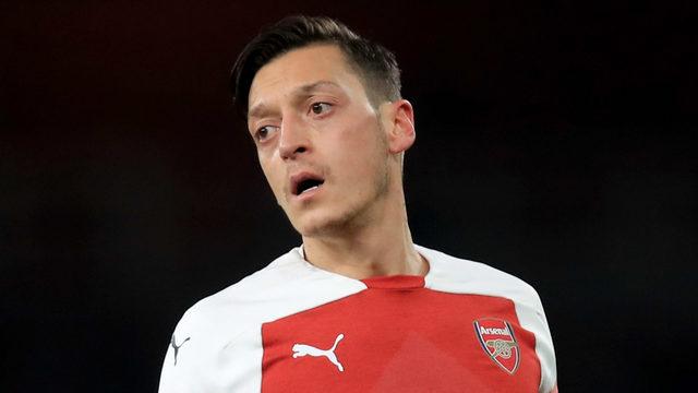 Mesut Özil, Milan'ı karıştırdı