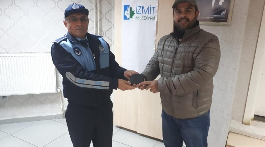 İzmit zabıtası takdir toplamaya devam ediyor