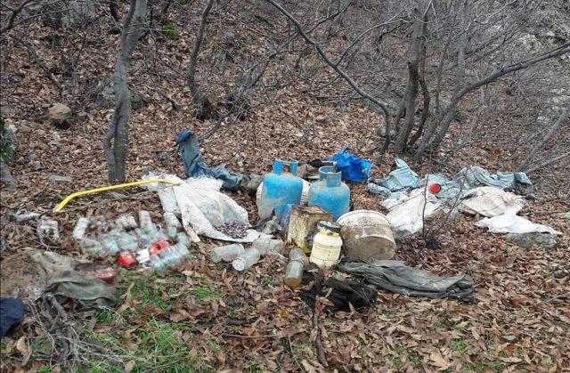 PKK sığınaklarında silah, mühimmat ve yaşam malzemesi ele geçti